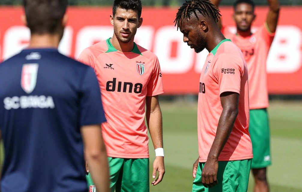 Pol Lorente Leaves El Tri: One Staff File, Three Internal Contradictions and the Valencia Ghost Pol Lorente Leaves El Tri: One Staff File, Three Internal Contradictions and the Valencia Ghost