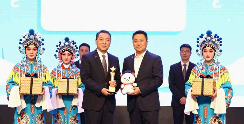 Từ sân vận động trống rỗng đến ngôi vương thế giới: Hành trình chiến thuật của một đại kiện tướng cờ vua Việt Nam trên đấu trường quốc tế