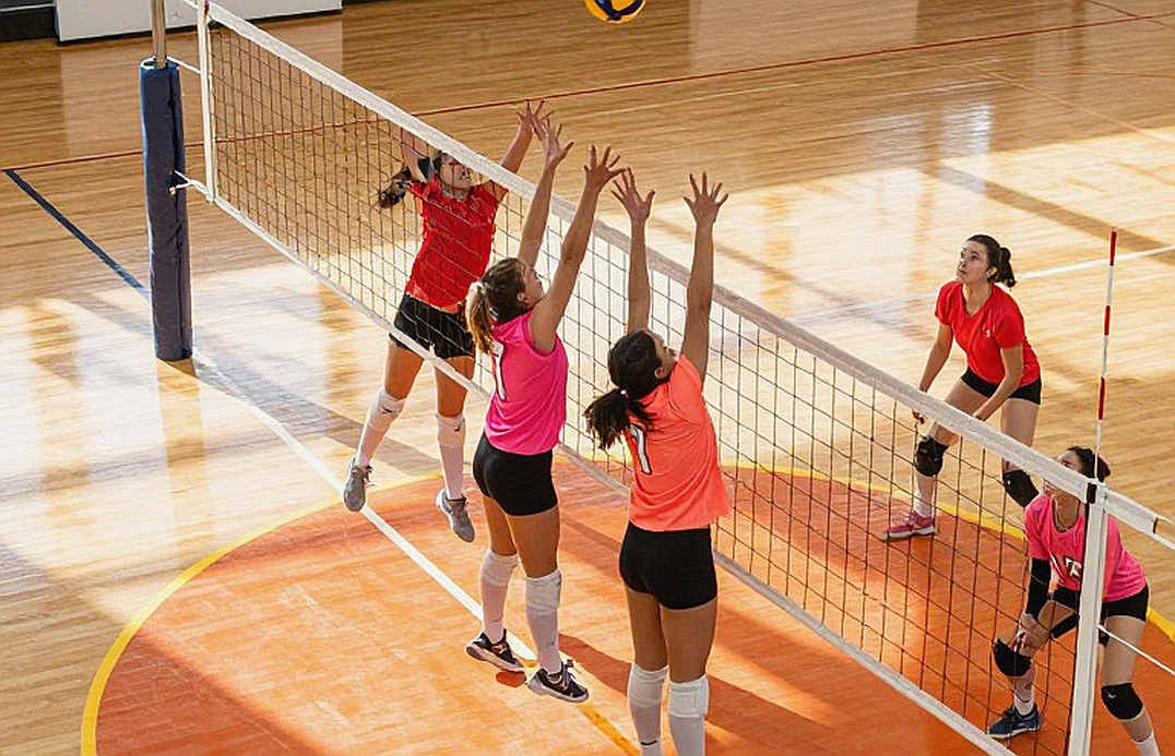 Giải thích hệ thống ghi điểm bóng chuyền hiện đại: Rally Points, Sets và Set thứ năm đến 15