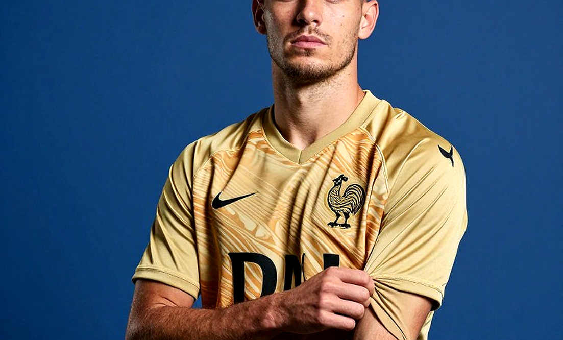 Martinez at £7.5m: Chelsea's Cheap Gamble or a Ticking Time Bomb? Martinez at £7.5m: Chelsea's Cheap Gamble or a Ticking Time Bomb?